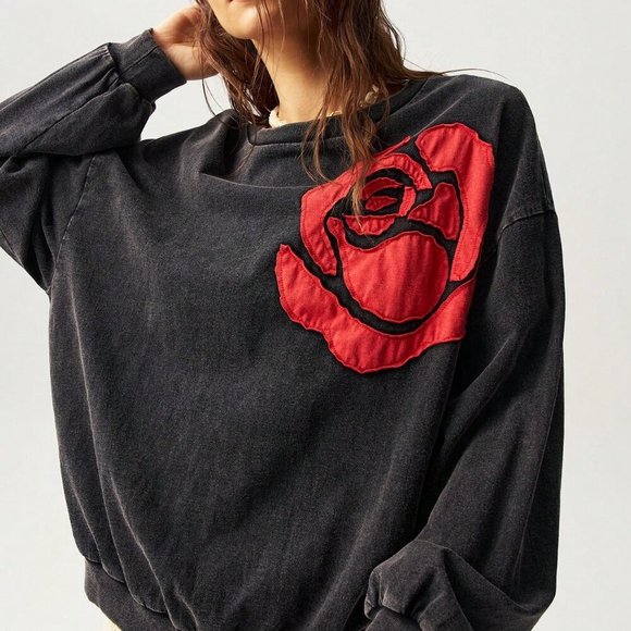 Black Casual Women's Floral Print T-Shirt - Picture 4 of 9